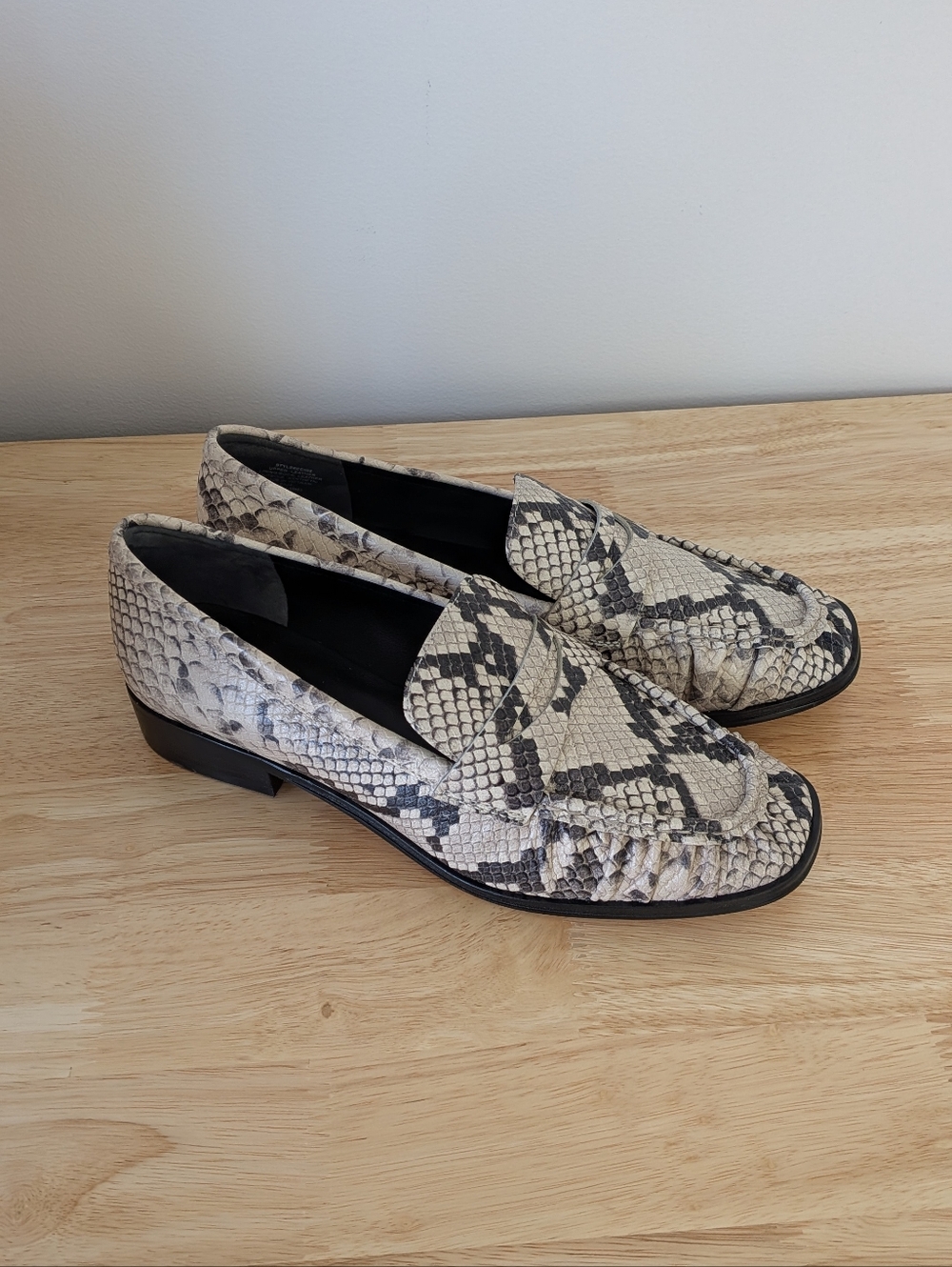 J. Crew Maison Ruched Leather Loafer Snakeskin Size 8